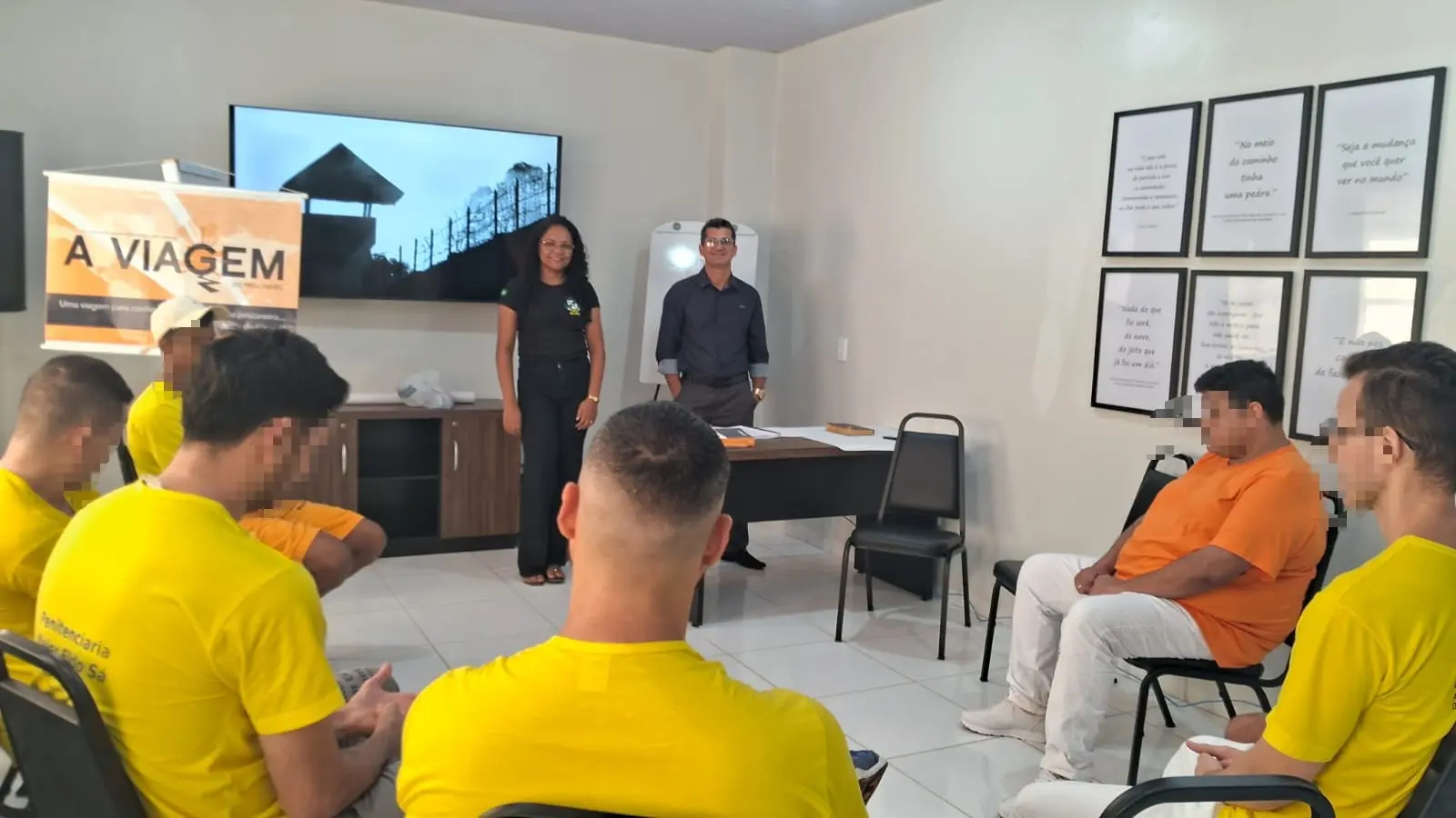A imagem mostra um dos encontros do programa 