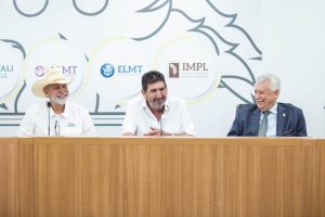Dr. João recebe relatório inédito da CST do Nelore